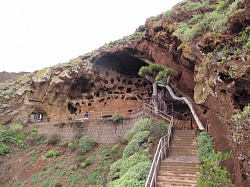 Пещеры аборигенов Cenobio de Valeron (Сэнобио дэ Валерон)_ Santa Maria de Guia